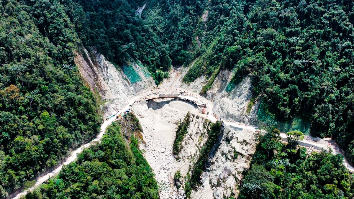 Fotografía de drón del puente La Judía en la vía Los Curos - Málaga, en el departamento de Santander.