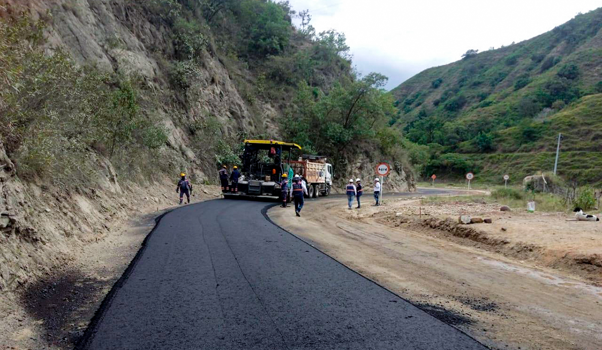 Fotografía del avance de la fase de pavimentación en el km 51, sector ‘El Tarrita’, del corredor Ocaña - Cúcuta.