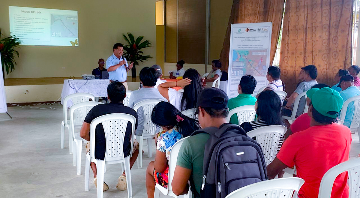 Fotografía de la reunión de socialización con la comunidad del comité cívico por la salvación y dignidad del Chocó.
