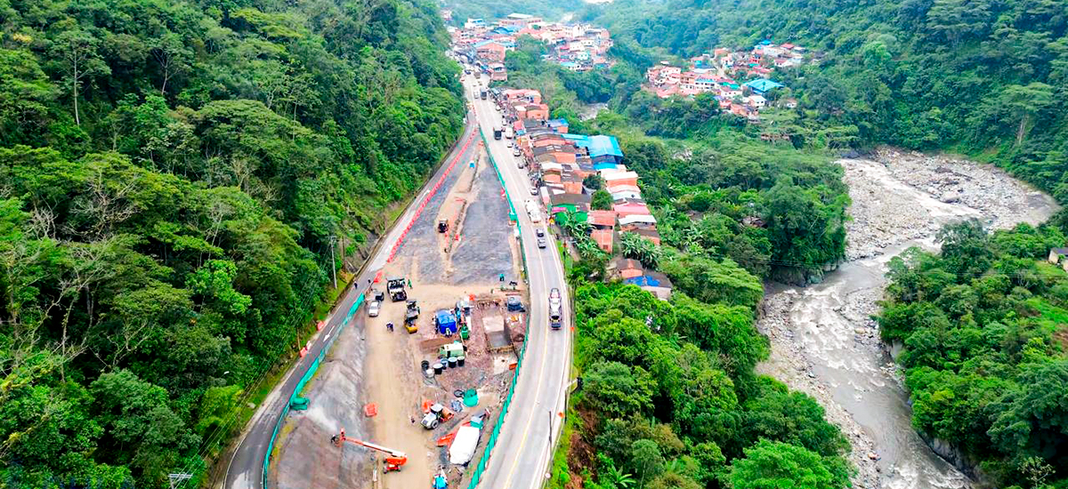 Fotografía aérea de la vía Bogotá - Villavicencio a la altura del km 58.