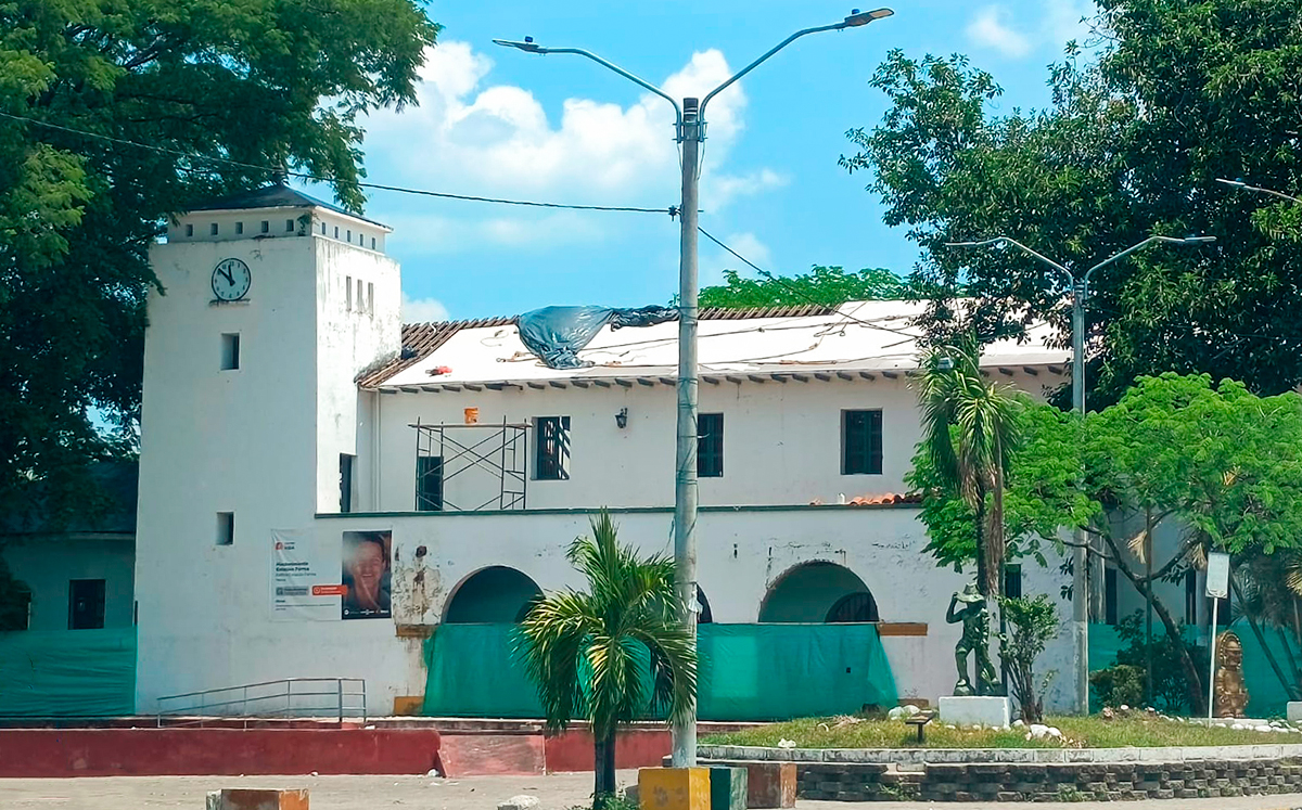Fotografía de una estación férrea en mantenimiento en Cundinamarca, Tolima y Huila.