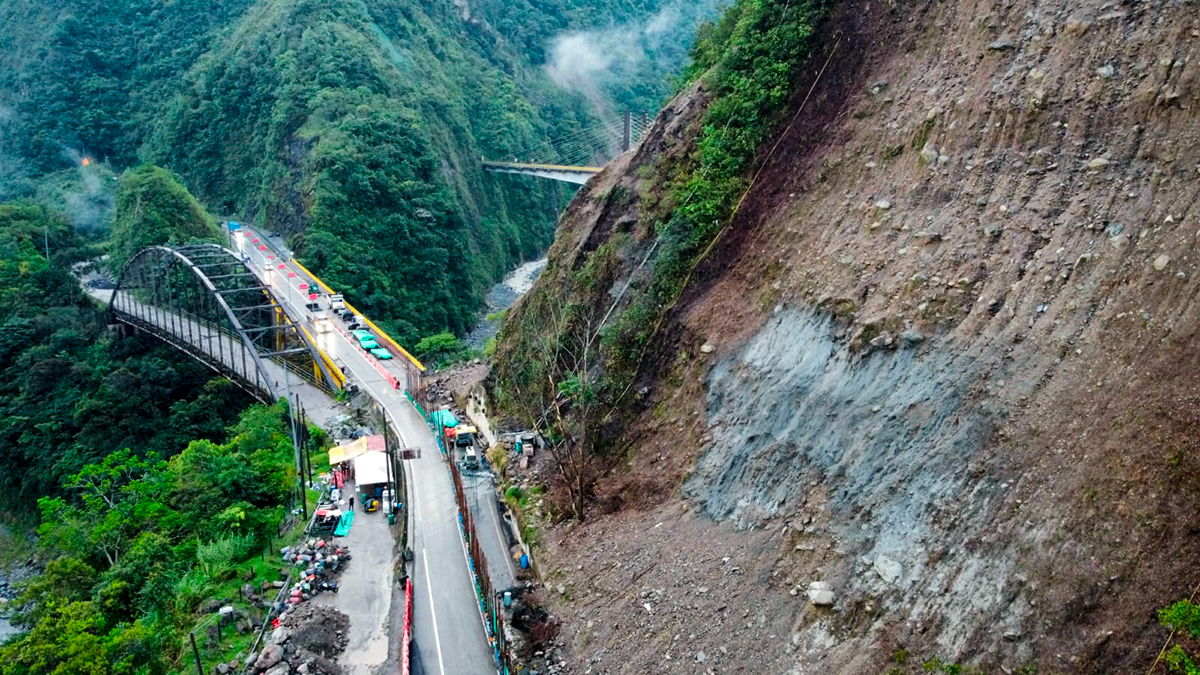 Fotografía del estado de la montaña en la vía Bogotá - Villavicencio a la altura del km 56.