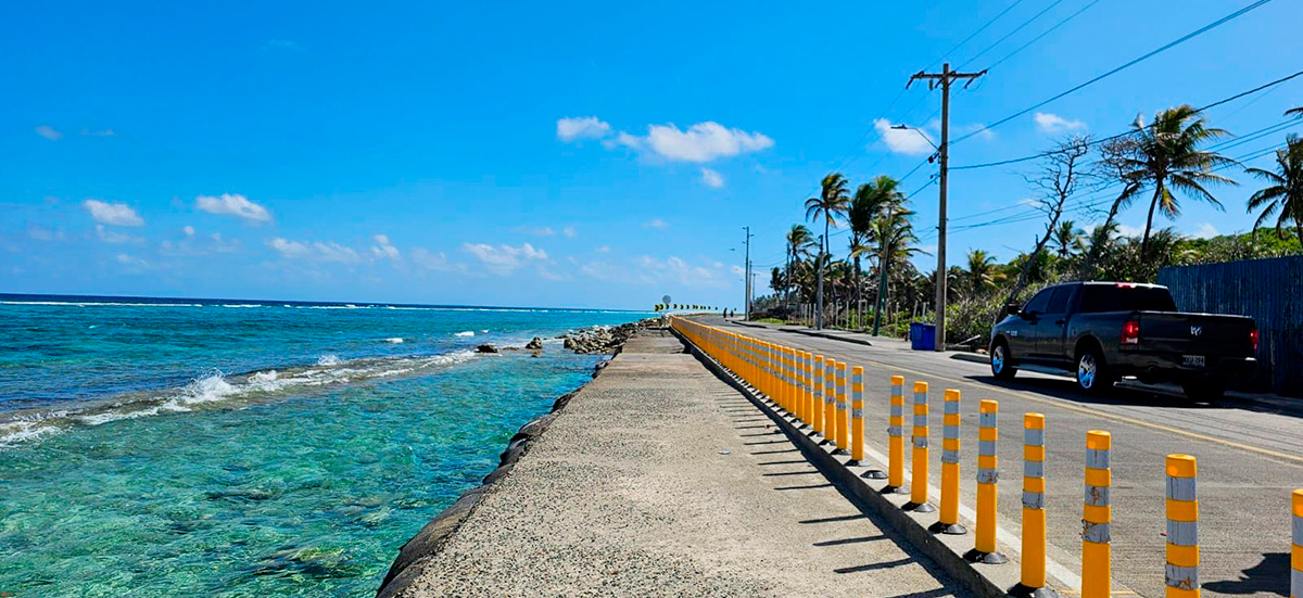 Fotografía de la vía circunvalar de San Andrés.